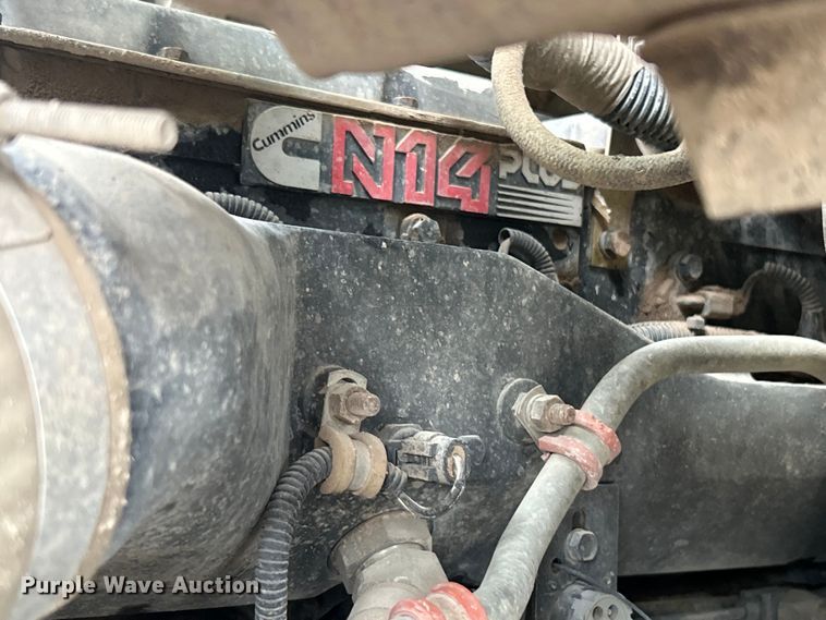 image for item EG0353 1998 International 2574  winch truck