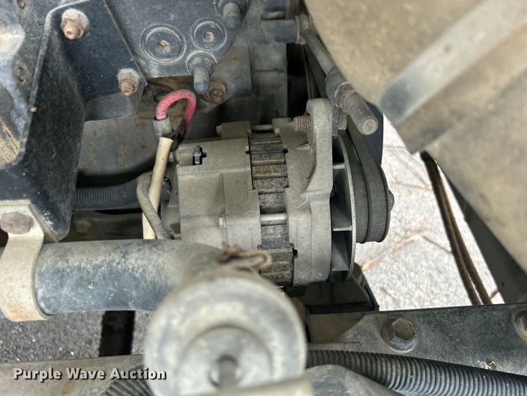 image for item EG0353 1998 International 2574  winch truck