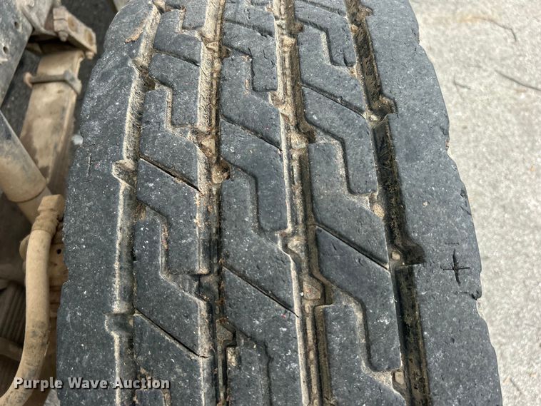 image for item EG0353 1998 International 2574  winch truck