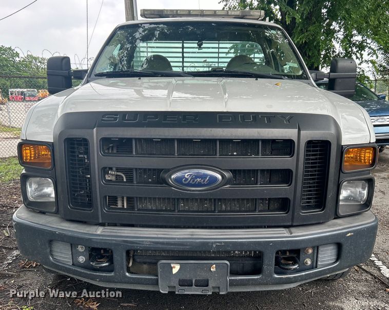 image for item EG0355 2010 Ford F250 Super Duty pickup truck