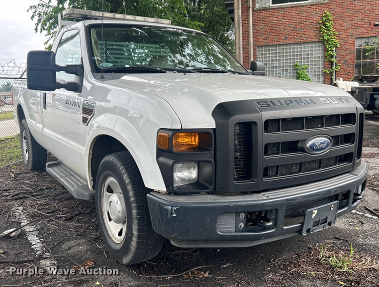 image for item EG0355 2010 Ford F250 Super Duty pickup truck