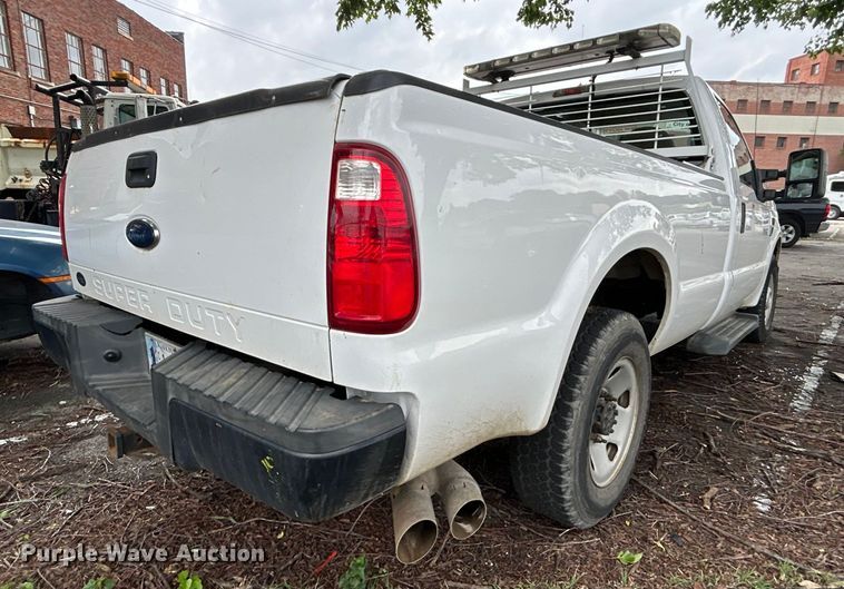image for item EG0355 2010 Ford F250 Super Duty pickup truck