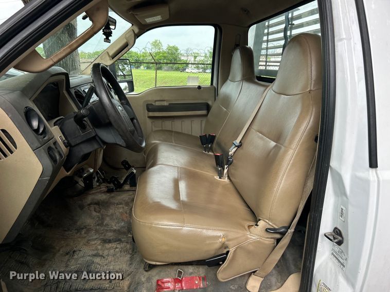 image for item EG0355 2010 Ford F250 Super Duty pickup truck