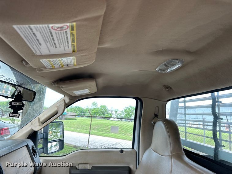 image for item EG0355 2010 Ford F250 Super Duty pickup truck