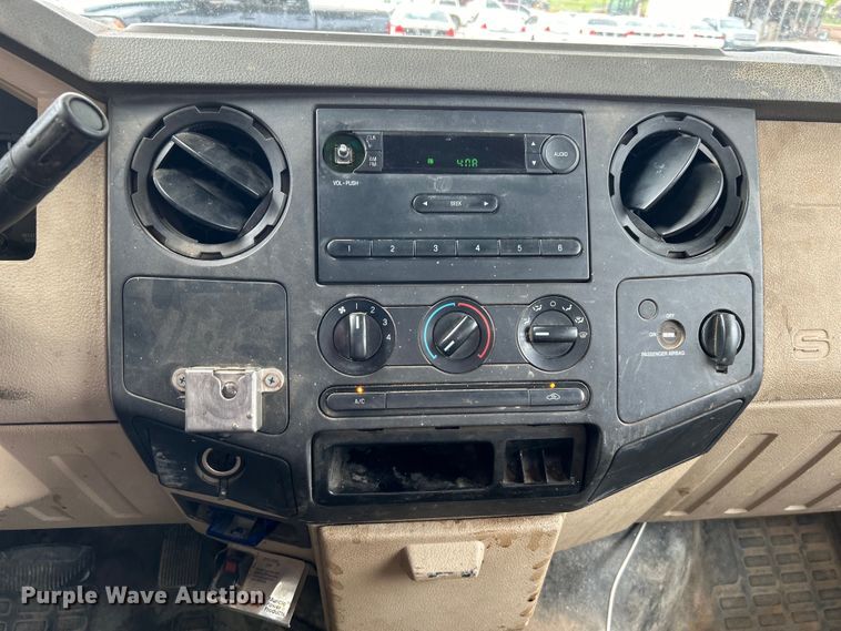 image for item EG0355 2010 Ford F250 Super Duty pickup truck