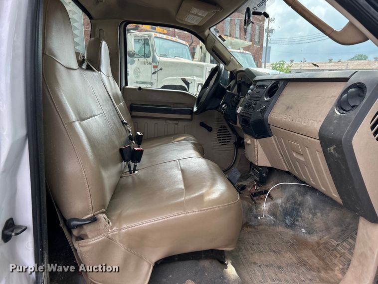 image for item EG0355 2010 Ford F250 Super Duty pickup truck