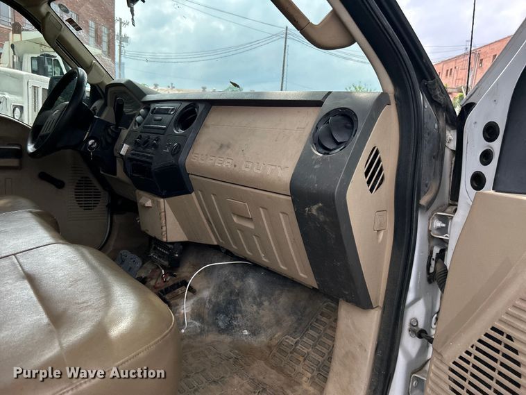 image for item EG0355 2010 Ford F250 Super Duty pickup truck