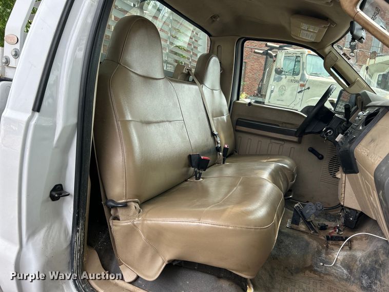 image for item EG0355 2010 Ford F250 Super Duty pickup truck