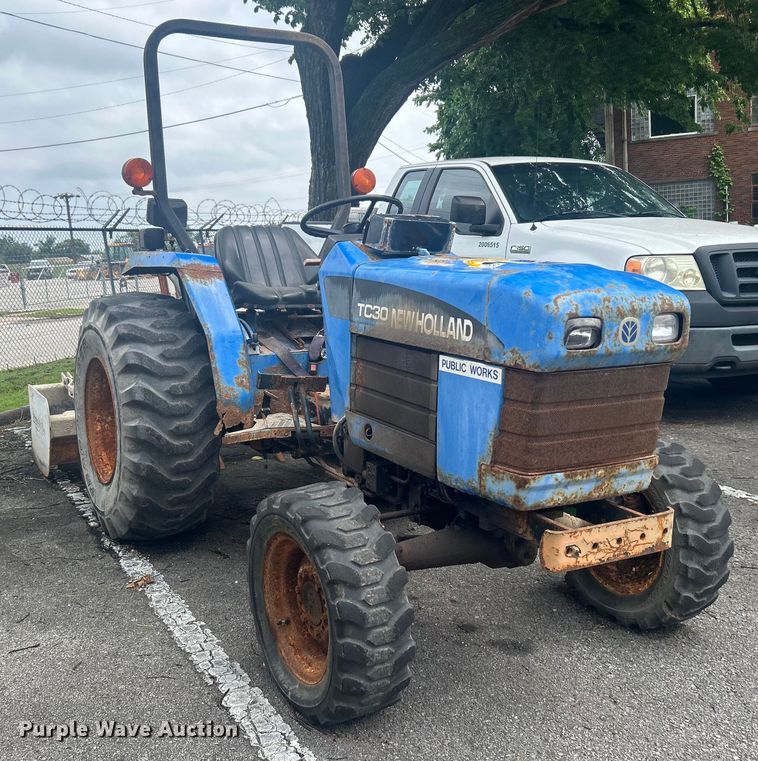 image for item EG0357 New Holland TC30  MFWD tractor