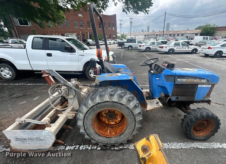 image for item EG0357 New Holland TC30  MFWD tractor