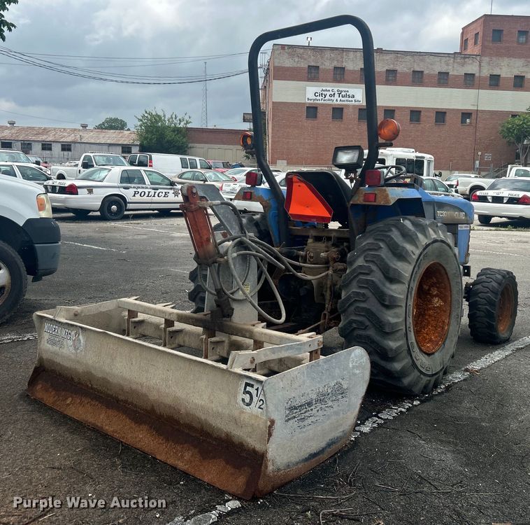 image for item EG0357 New Holland TC30  MFWD tractor