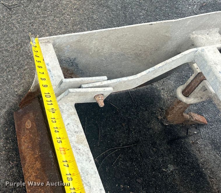 image for item EG0357 New Holland TC30  MFWD tractor