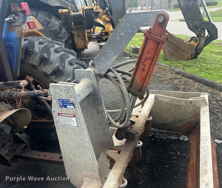 image for item EG0357 New Holland TC30  MFWD tractor