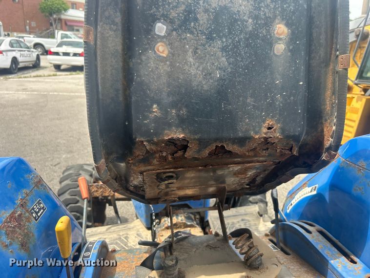 image for item EG0357 New Holland TC30  MFWD tractor