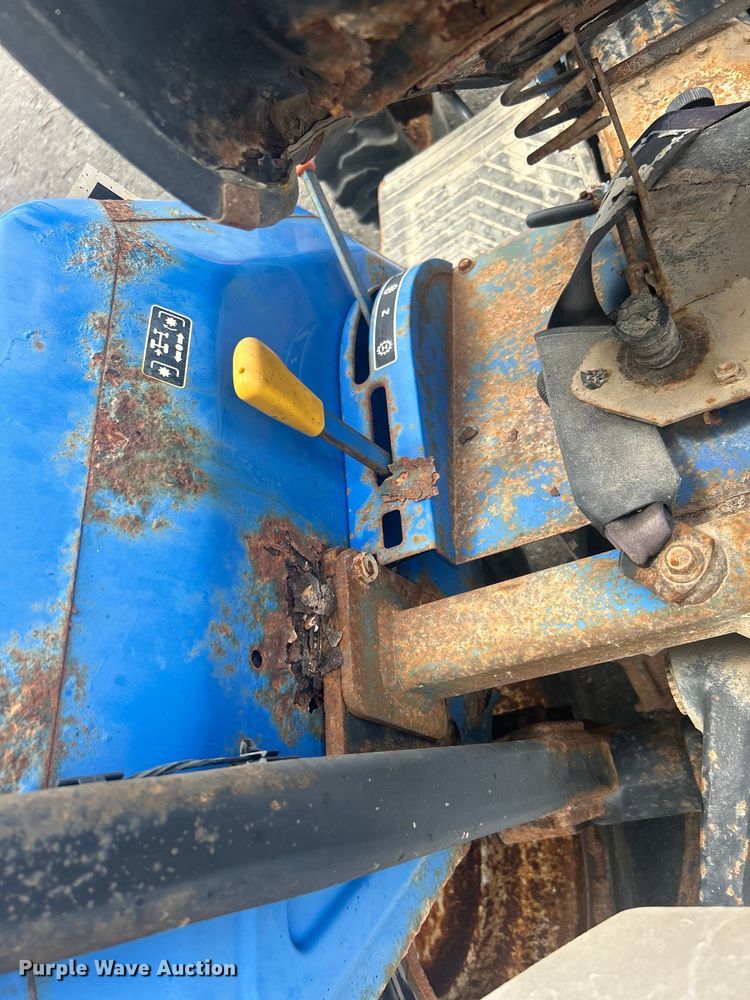 image for item EG0357 New Holland TC30  MFWD tractor