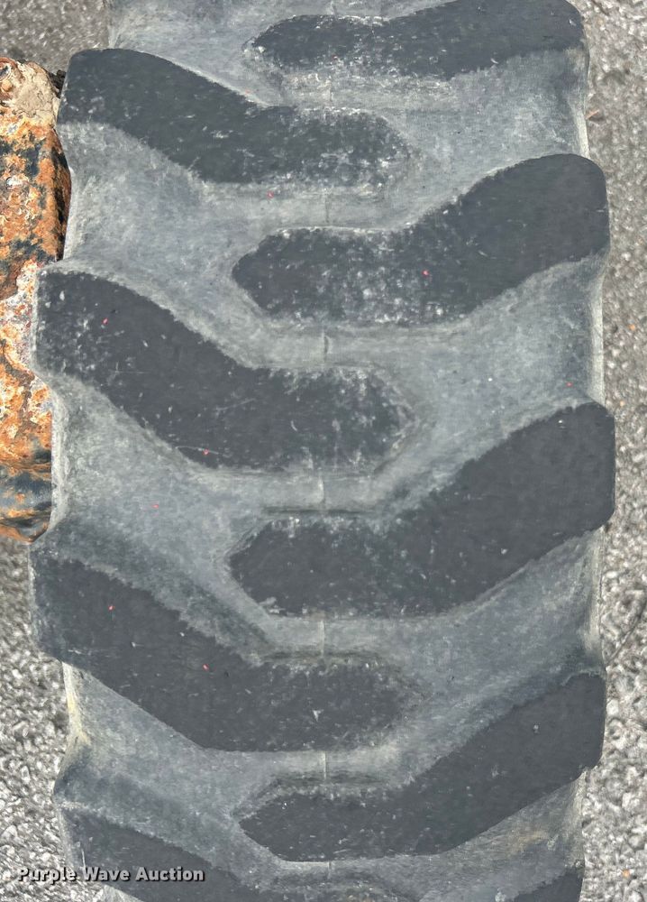 image for item EG0357 New Holland TC30  MFWD tractor