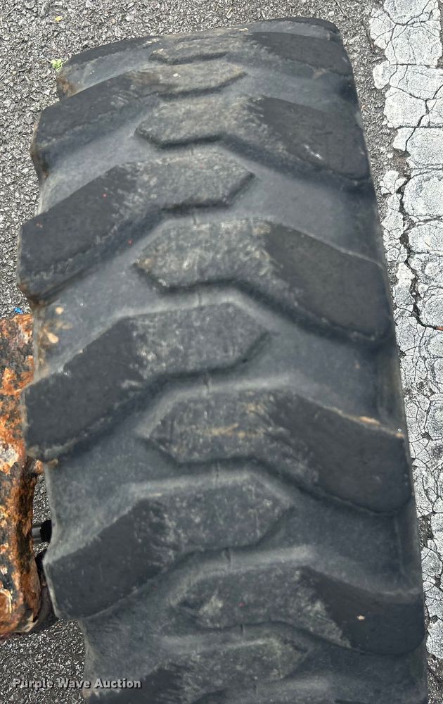 image for item EG0357 New Holland TC30  MFWD tractor