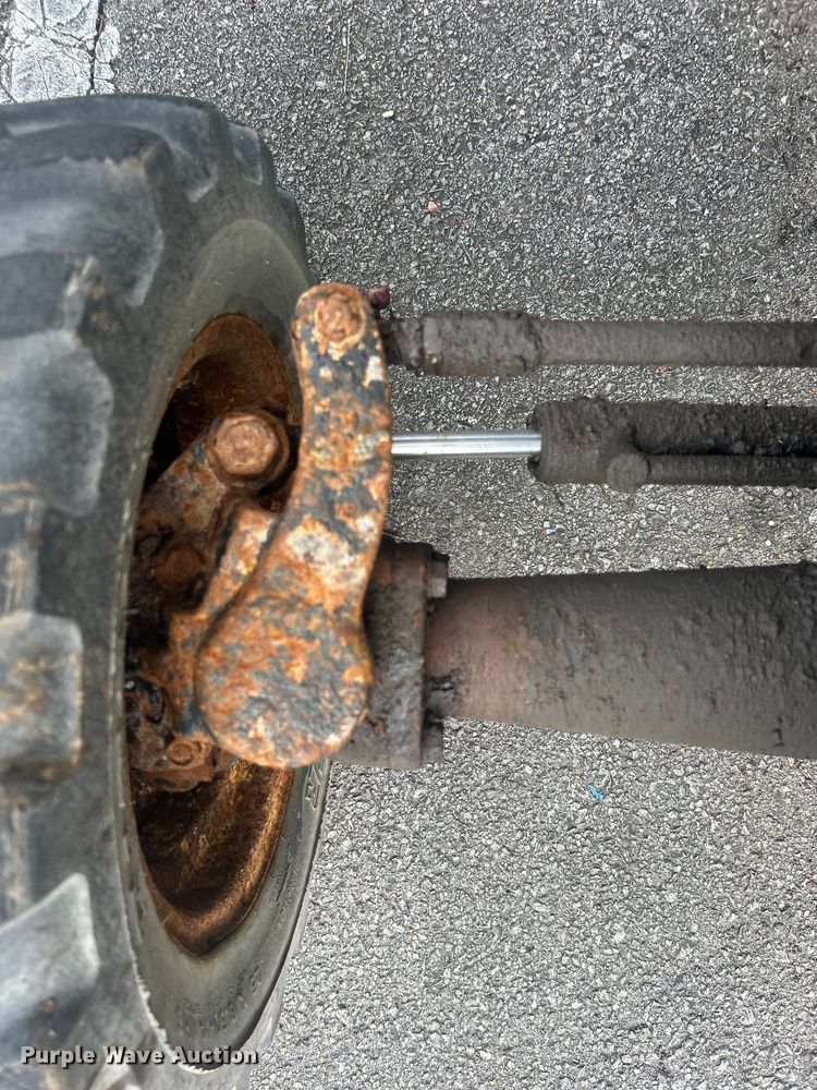 image for item EG0357 New Holland TC30  MFWD tractor