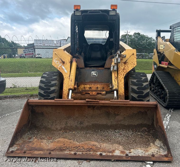 image for item EG0358 John Deere 332  skid steer loader