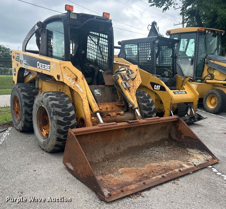 image for item EG0358 John Deere 332  skid steer loader