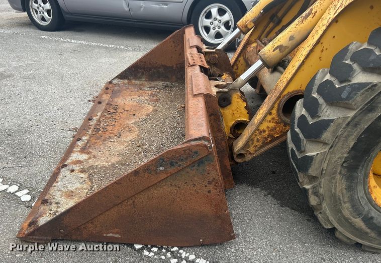 image for item EG0358 John Deere 332  skid steer loader