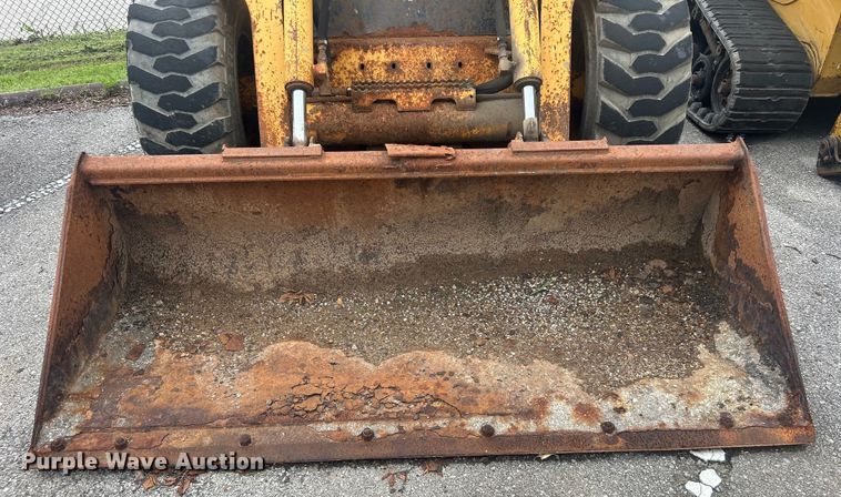 image for item EG0358 John Deere 332  skid steer loader