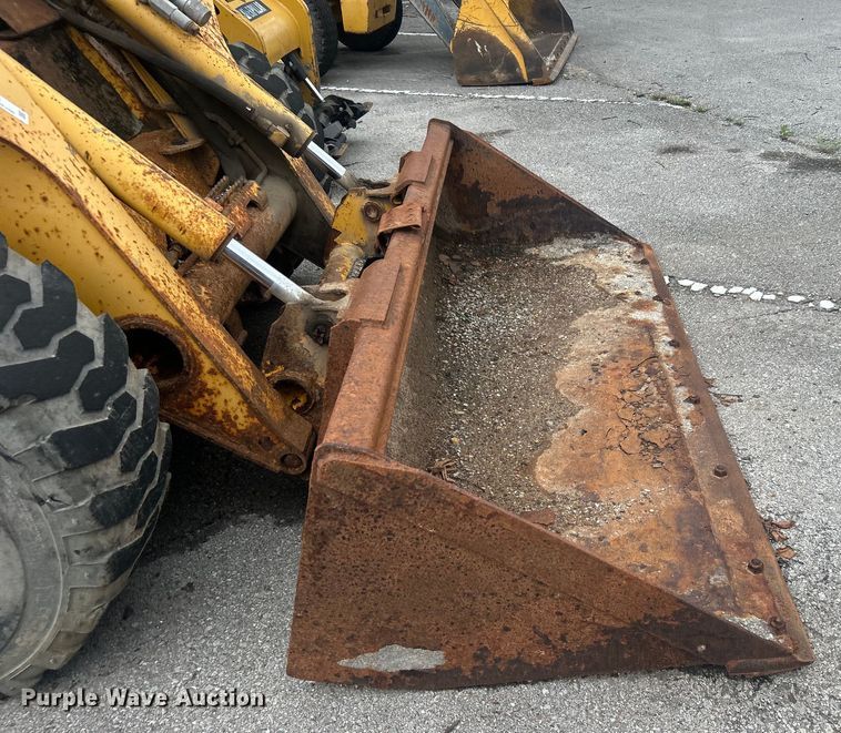 image for item EG0358 John Deere 332  skid steer loader