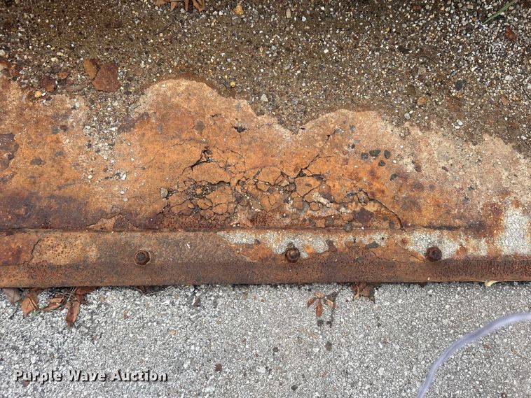 image for item EG0358 John Deere 332  skid steer loader