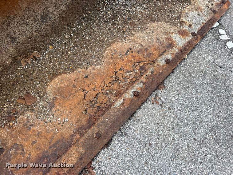 image for item EG0358 John Deere 332  skid steer loader