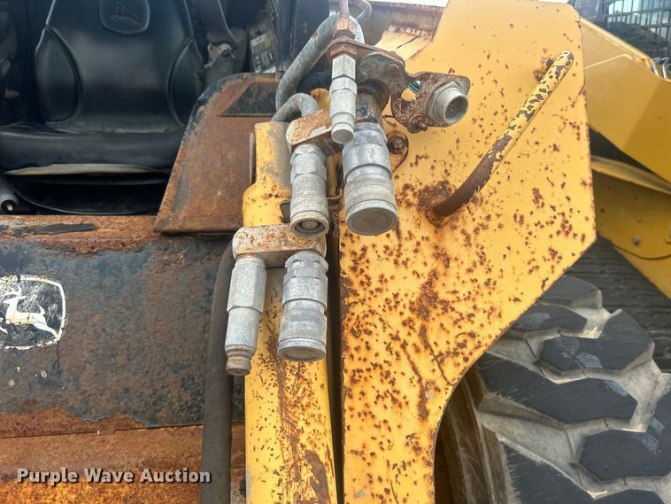 image for item EG0358 John Deere 332  skid steer loader