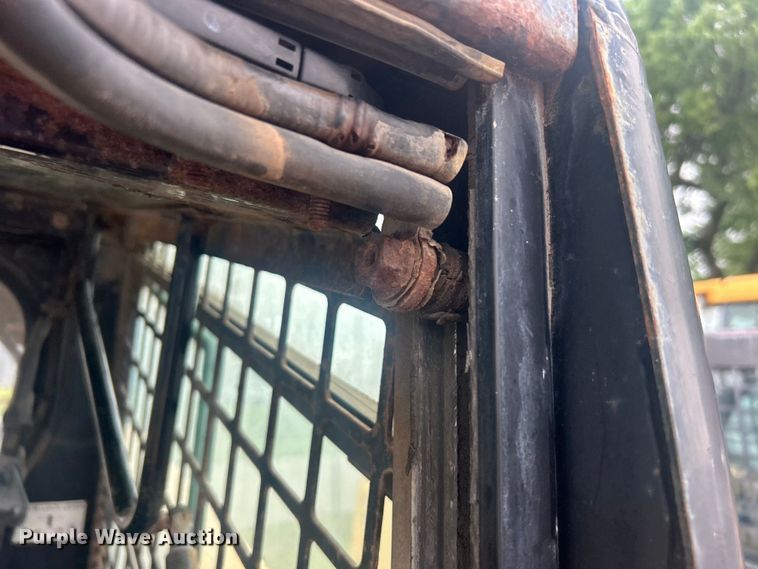 image for item EG0358 John Deere 332  skid steer loader