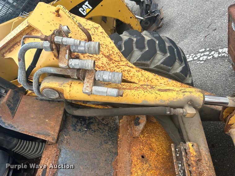 image for item EG0358 John Deere 332  skid steer loader