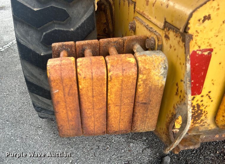 image for item EG0358 John Deere 332  skid steer loader