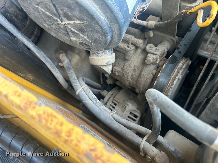 image for item EG0358 John Deere 332  skid steer loader