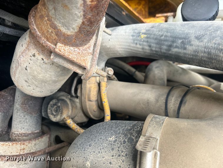 image for item EG0358 John Deere 332  skid steer loader