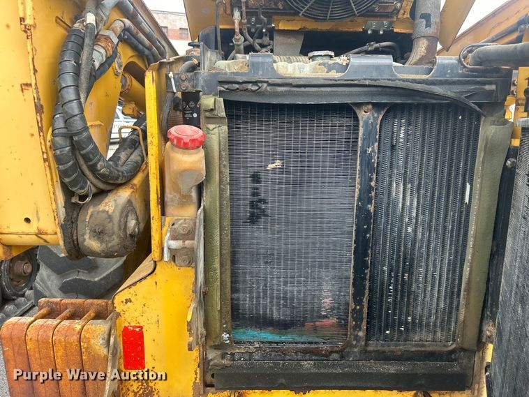 image for item EG0358 John Deere 332  skid steer loader