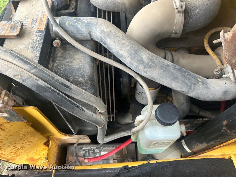 image for item EG0358 John Deere 332  skid steer loader