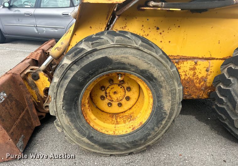 image for item EG0358 John Deere 332  skid steer loader