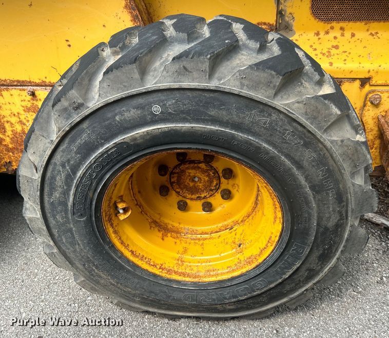 image for item EG0358 John Deere 332  skid steer loader