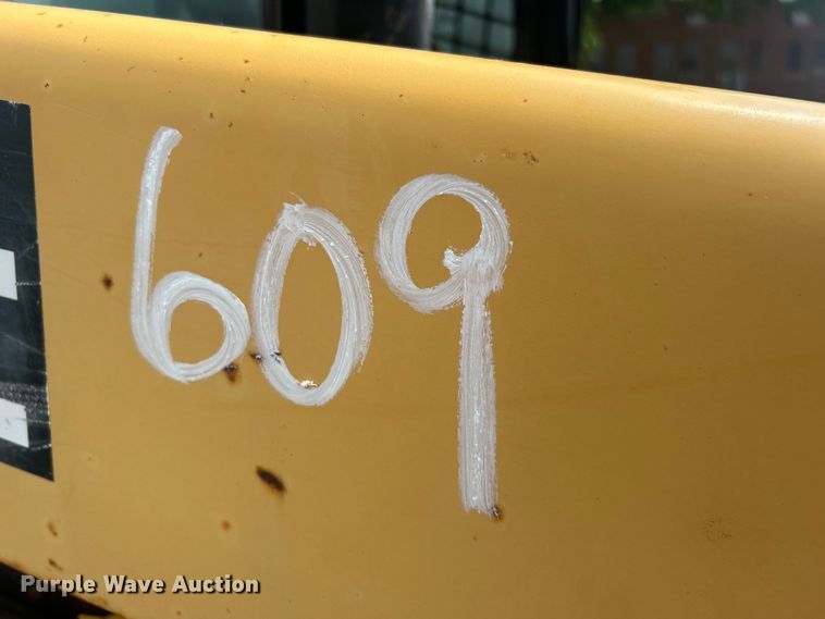 image for item EG0358 John Deere 332  skid steer loader