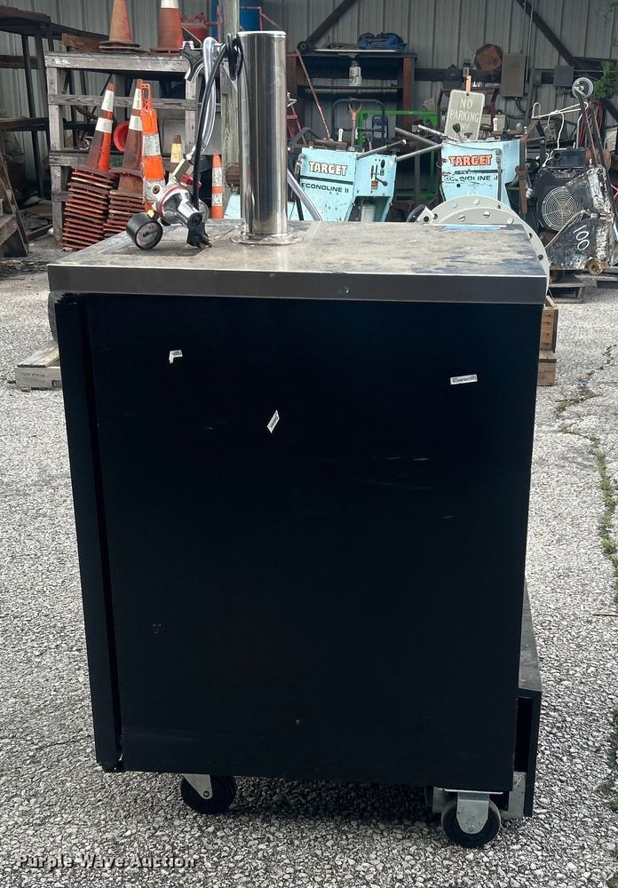 image for item EG0370 True TDD-1 beer dispenser