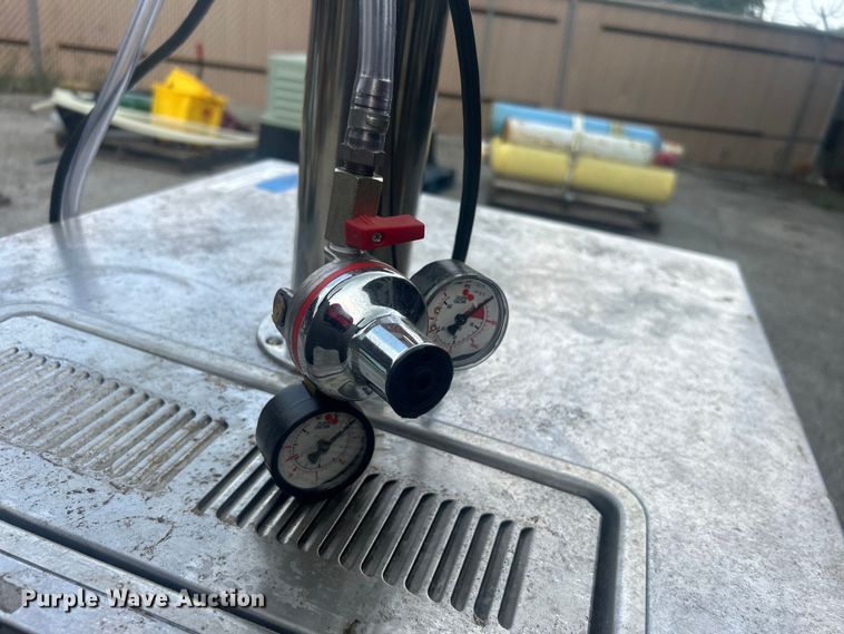 image for item EG0370 True TDD-1 beer dispenser