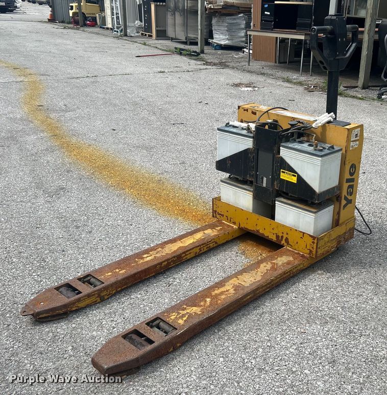 image for item EG0378 Yale MPB040ACN24C2748 pallet jack