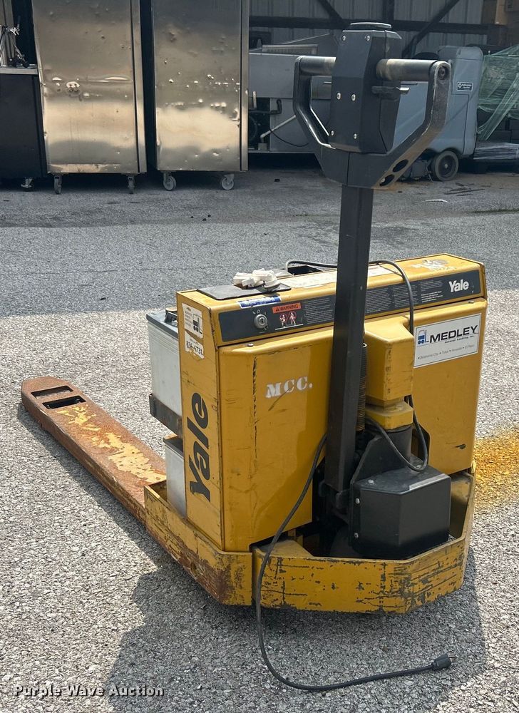 image for item EG0378 Yale MPB040ACN24C2748 pallet jack