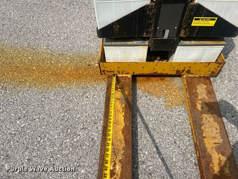 image for item EG0378 Yale MPB040ACN24C2748 pallet jack