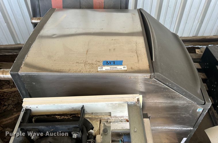 image for item EG0383 Manitowoc ice maker