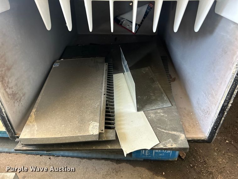 image for item EG0383 Manitowoc ice maker