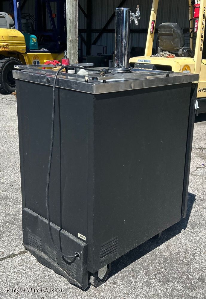 image for item EG0384 True TDD-1 beer dispenser