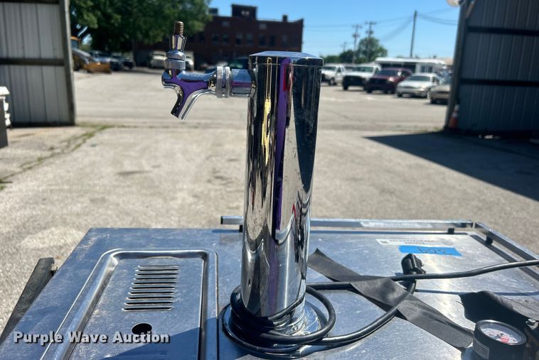 image for item EG0384 True TDD-1 beer dispenser