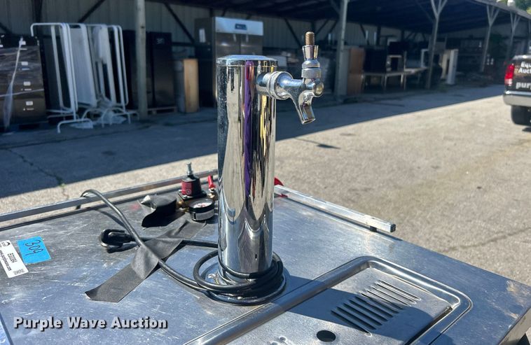 image for item EG0384 True TDD-1 beer dispenser